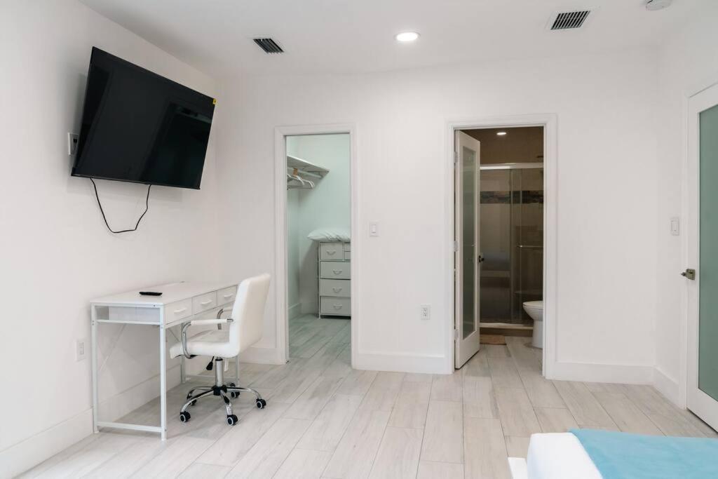 Вилла Luxury Retreat 3B ,2Ba Pool , Coral Gables Center Майами Экстерьер фото