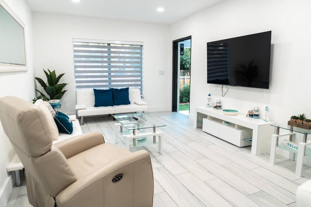 Вилла Luxury Retreat 3B ,2Ba Pool , Coral Gables Center Майами Экстерьер фото