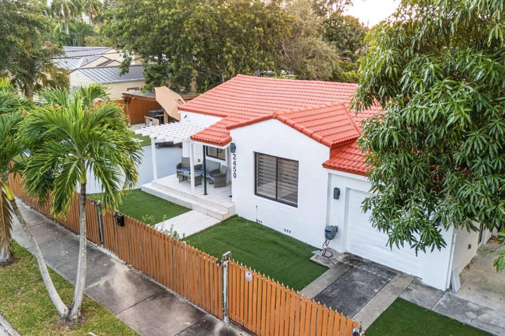 Вилла Luxury Retreat 3B ,2Ba Pool , Coral Gables Center Майами Экстерьер фото