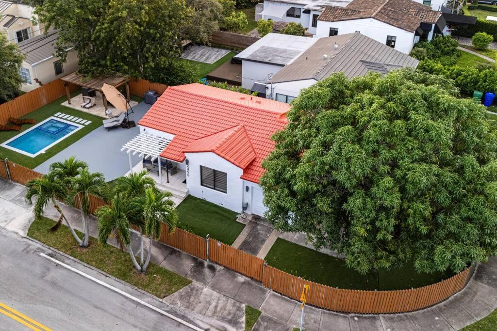 Вилла Luxury Retreat 3B ,2Ba Pool , Coral Gables Center Майами Экстерьер фото